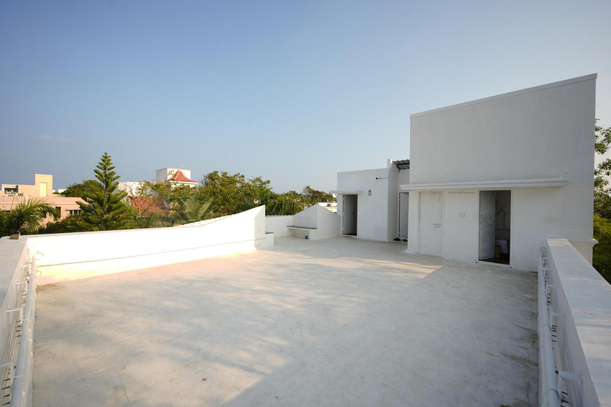 Bay Breeze Suites Chennai Exterior photo