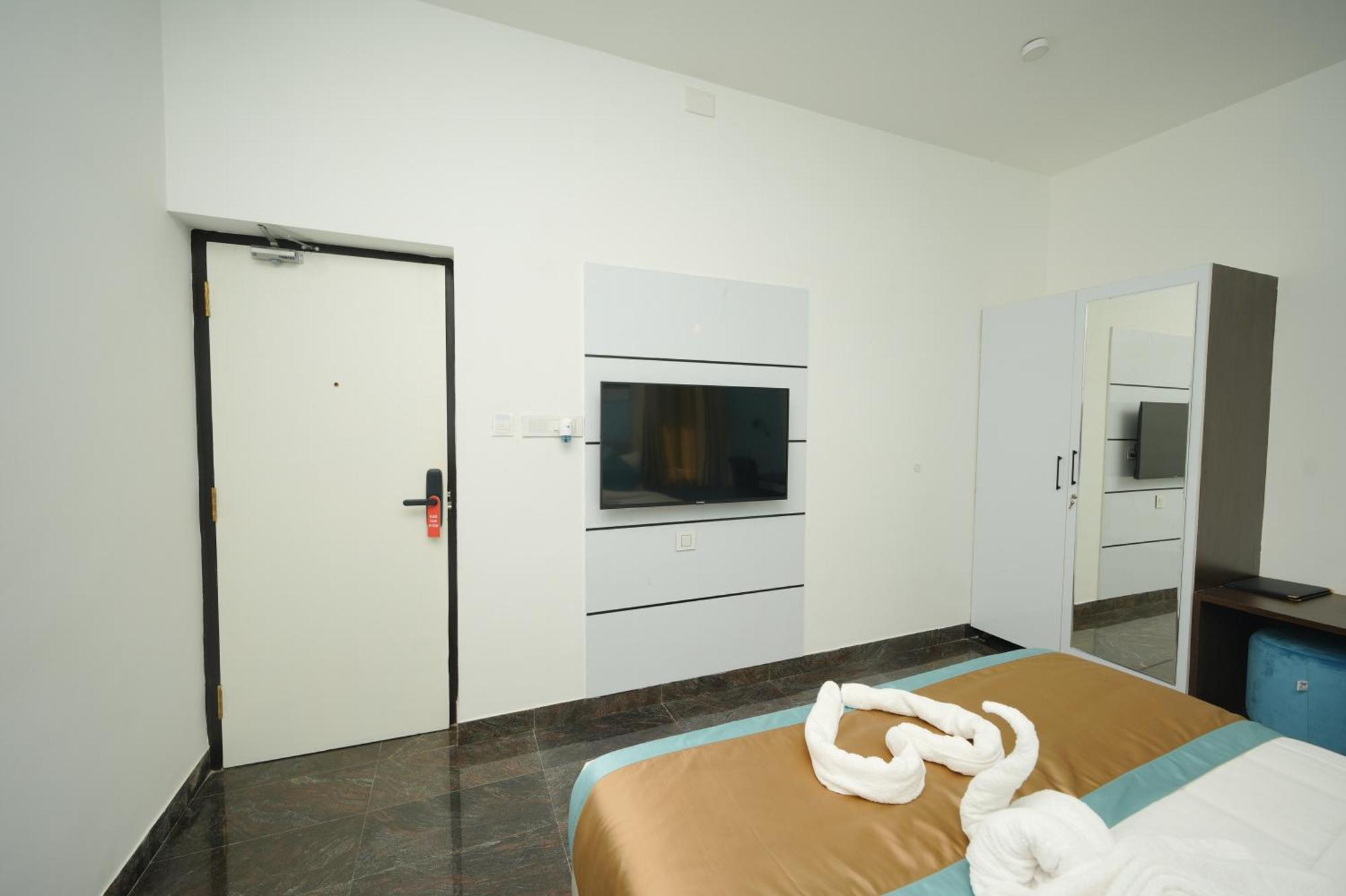 Bay Breeze Suites Chennai Exterior photo