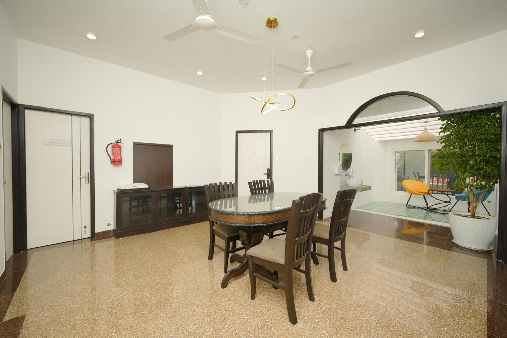Bay Breeze Suites Chennai Exterior photo