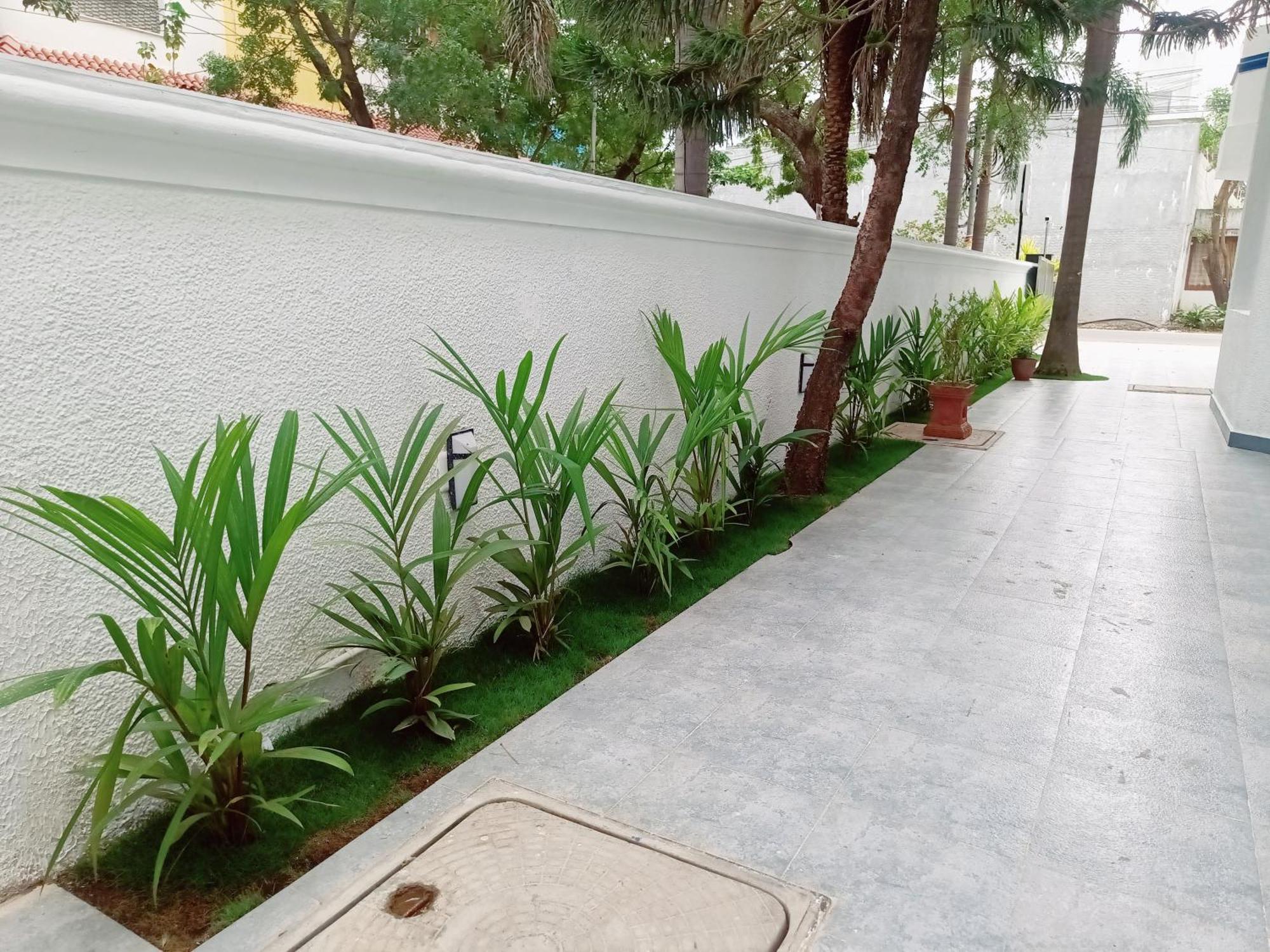 Bay Breeze Suites Chennai Exterior photo