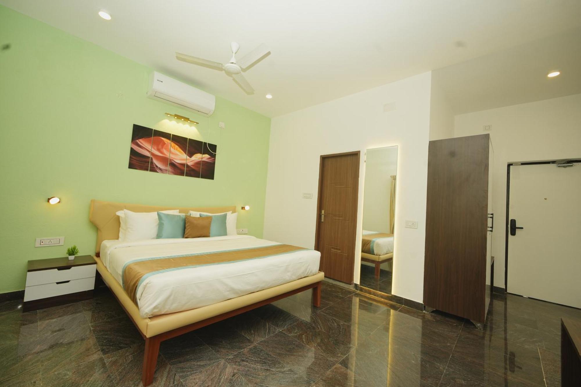 Bay Breeze Suites Chennai Exterior photo
