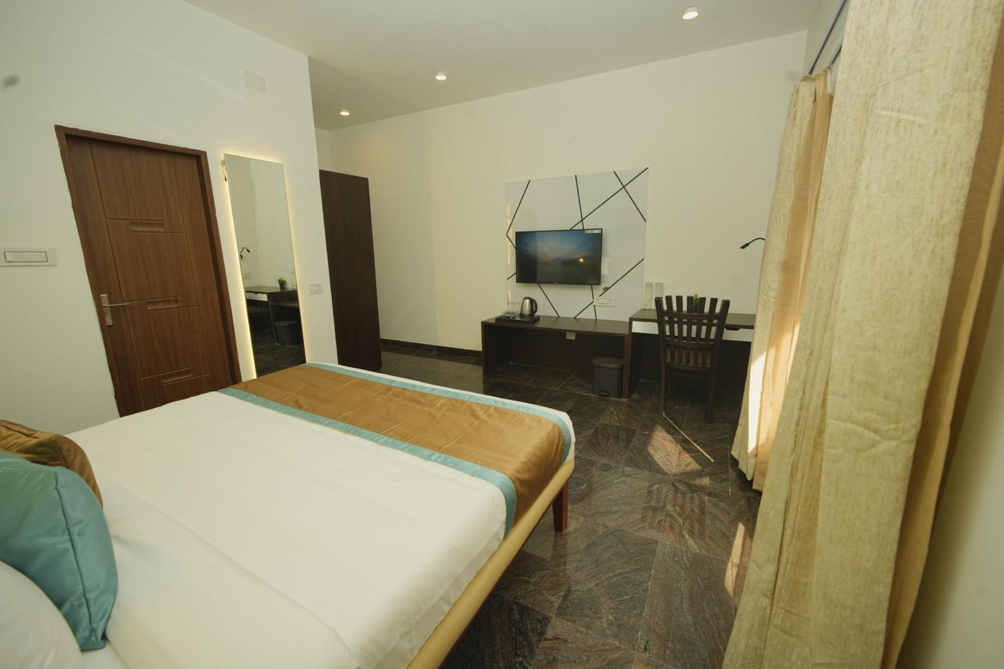 Bay Breeze Suites Chennai Exterior photo
